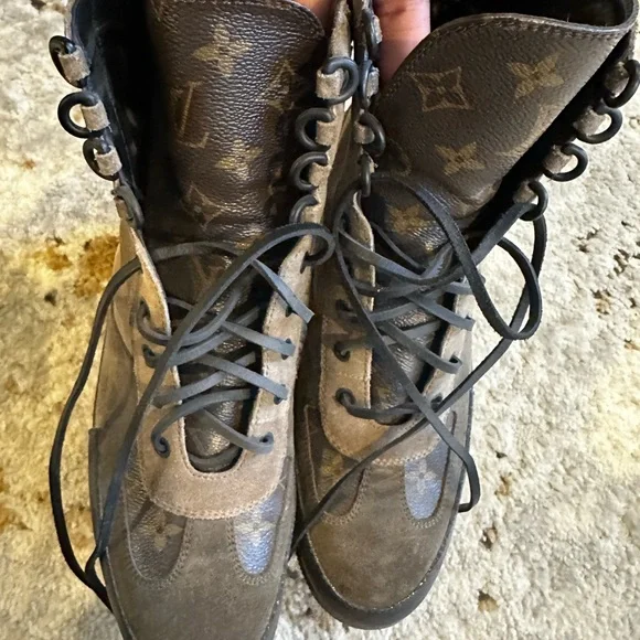 Louis Vuitton Laureate Boots EU42 - Picture 5 of 9